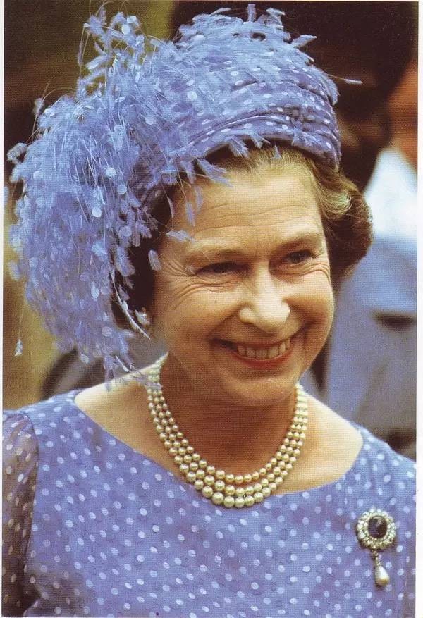 英女王最喜欢的首饰,英国王室珍珠胸针