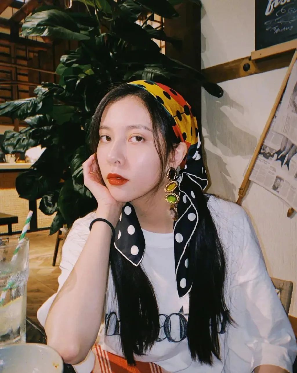 欧阳娜娜、宋妍霏都在戴的宽发带，简直是秃头女孩的救星