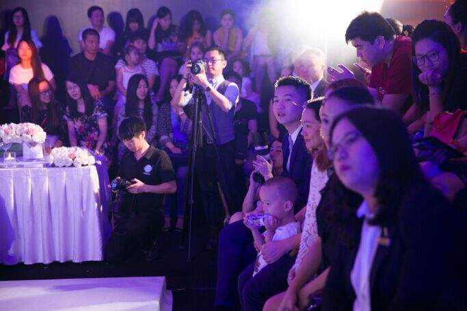 靠会员赚钱的商业模式,商业模式如何赚会员卡的钱