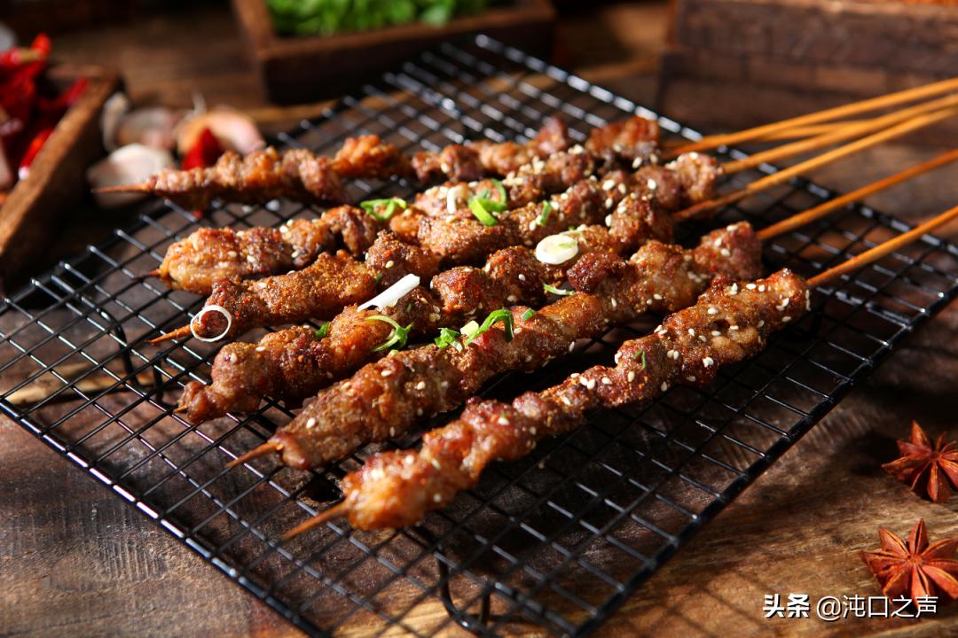 武汉吃烤全羊680元一只,沌口江湖烤全羊