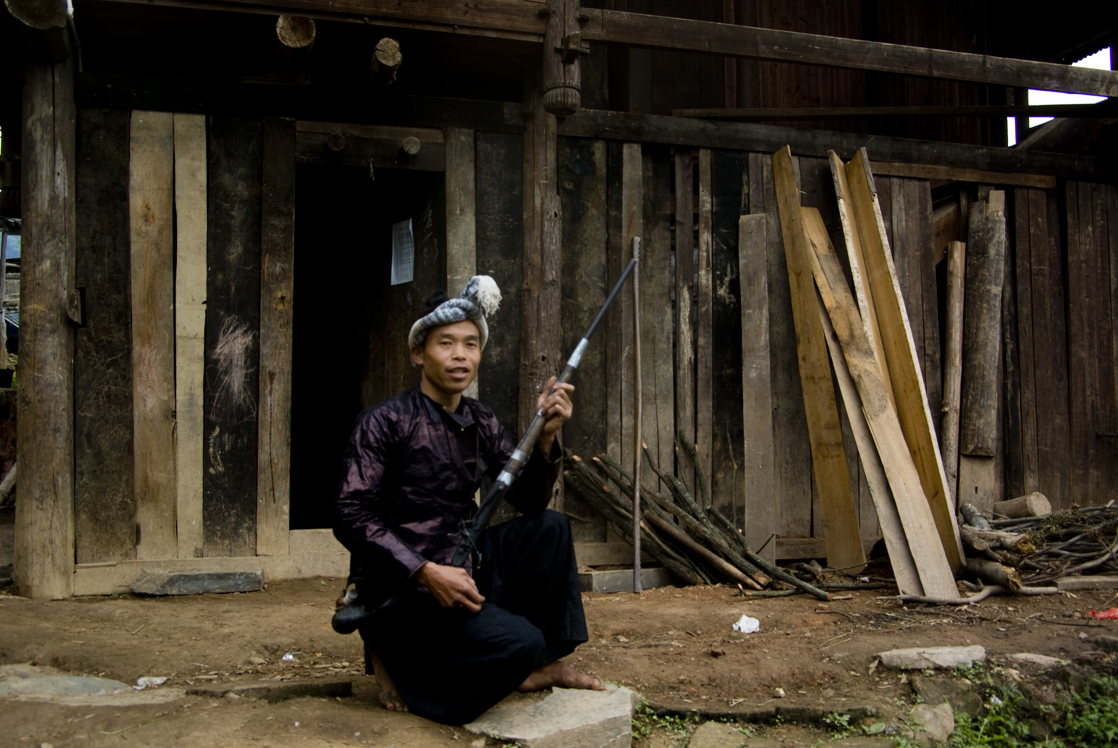 岜沙苗寨男人,岜沙苗寨男子发型