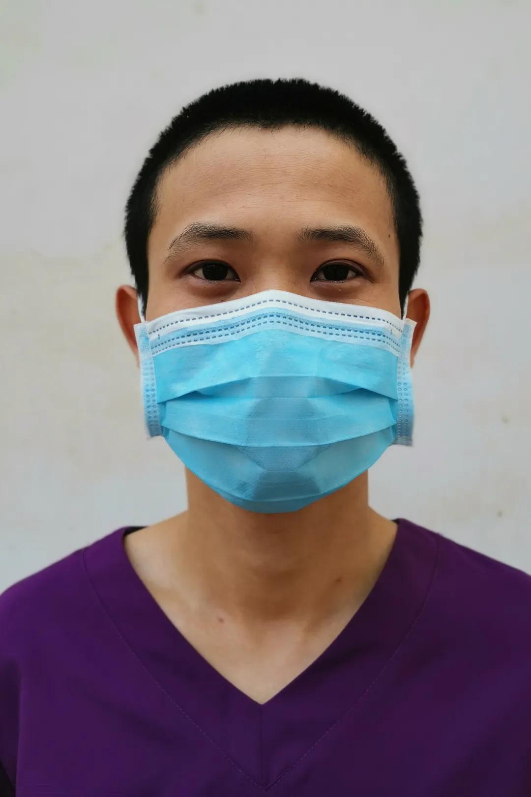 致敬2020每一个逆行的背影,回顾2019年消防员最美逆行背影