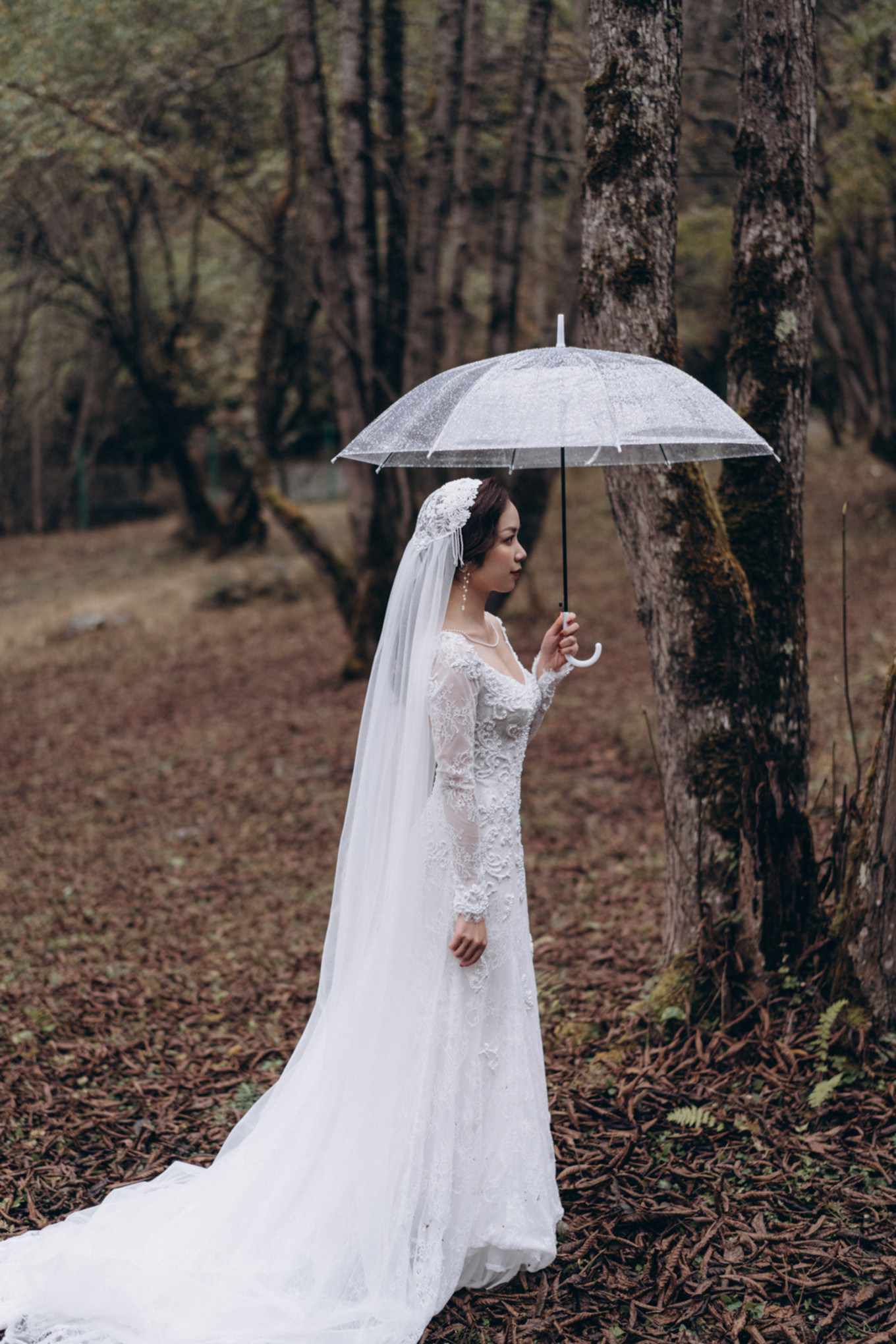 我们带上婚纱，去与世隔绝的山中办了一场绝世婚礼