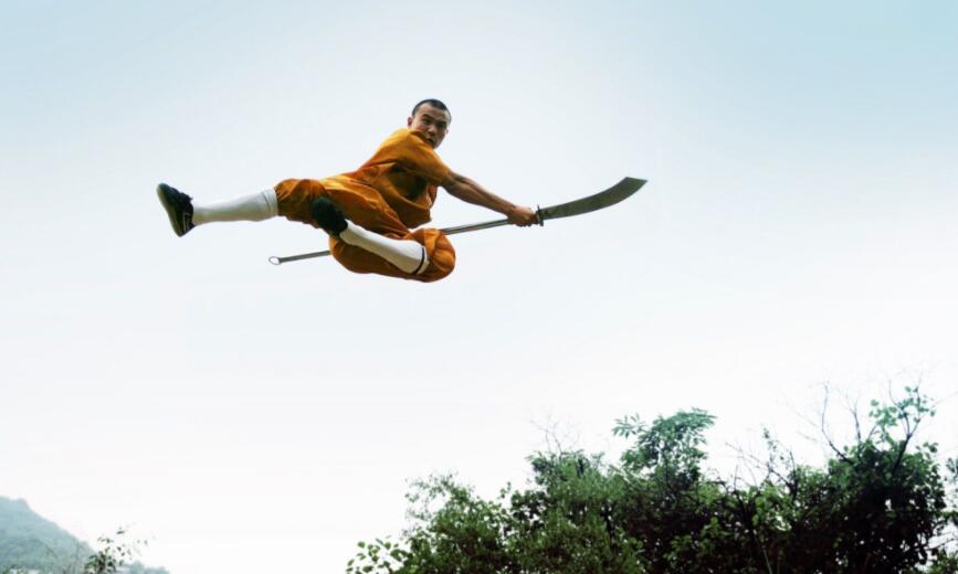 少林寺轻功水上漂大揭秘,少林武僧轻功飞檐走壁视频