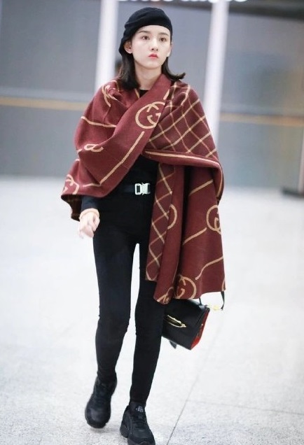 保暖又好看又时尚的围巾来了,冬天的时髦是戴一条好看的围巾