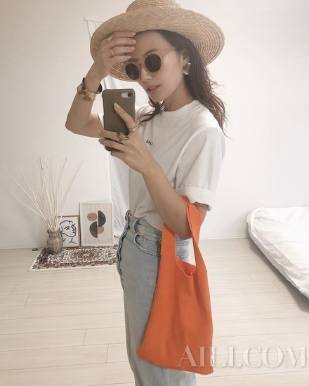 适合黄黑皮的橘色,黄皮适合穿亮橙色