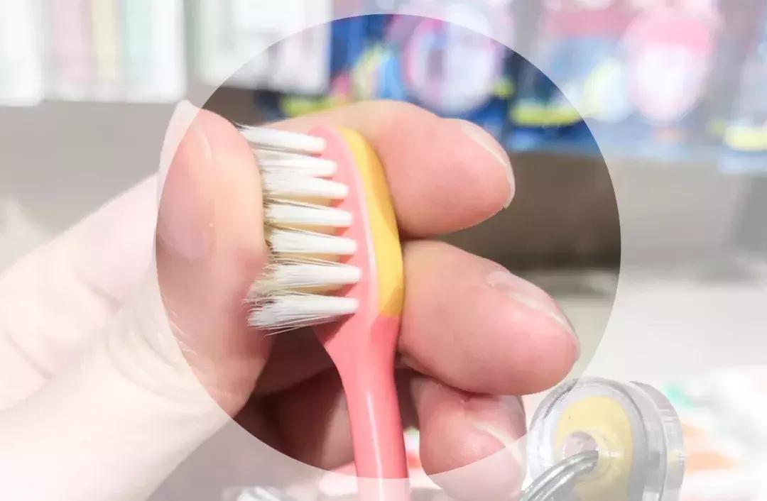 牙刷测评硬毛,儿童牙刷u型好还是传统牙刷好用