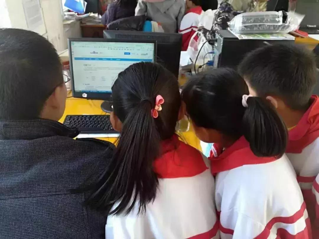 一双筷子引发的思考——董家镇柿子园小学开展了解筷子文化活动