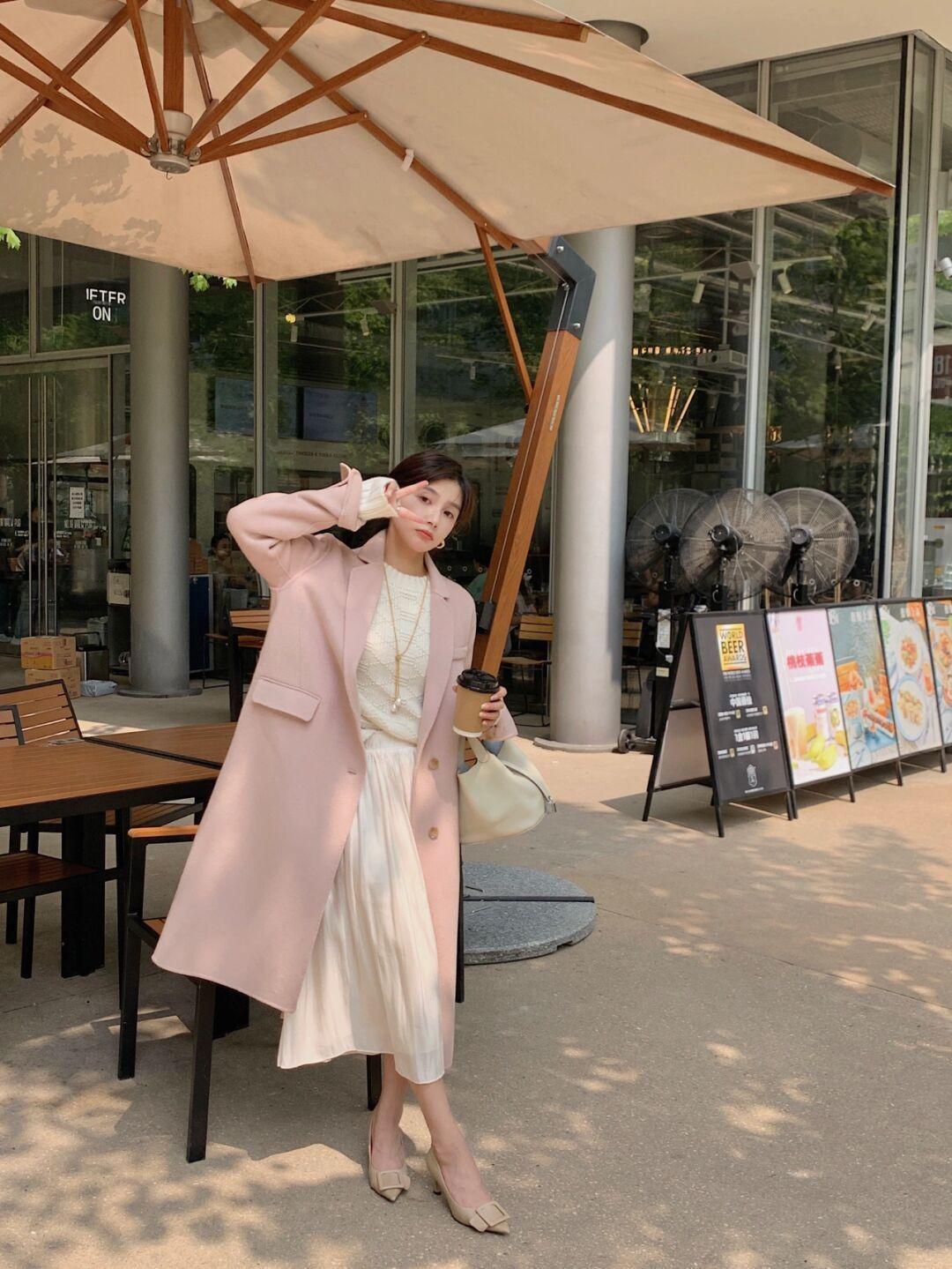 大衣内搭连帽针织衫穿搭,秋冬季节大衣穿搭技巧