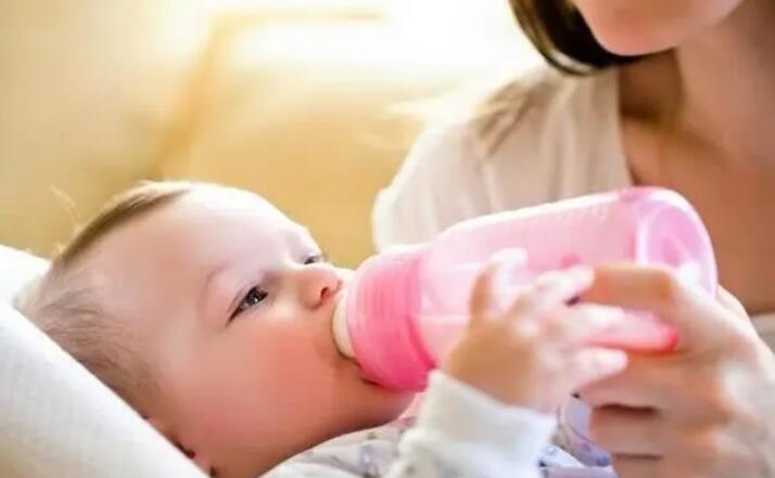 宝宝五六天不排便便秘严重,宝宝几天不拉大便攒肚说明什么啊