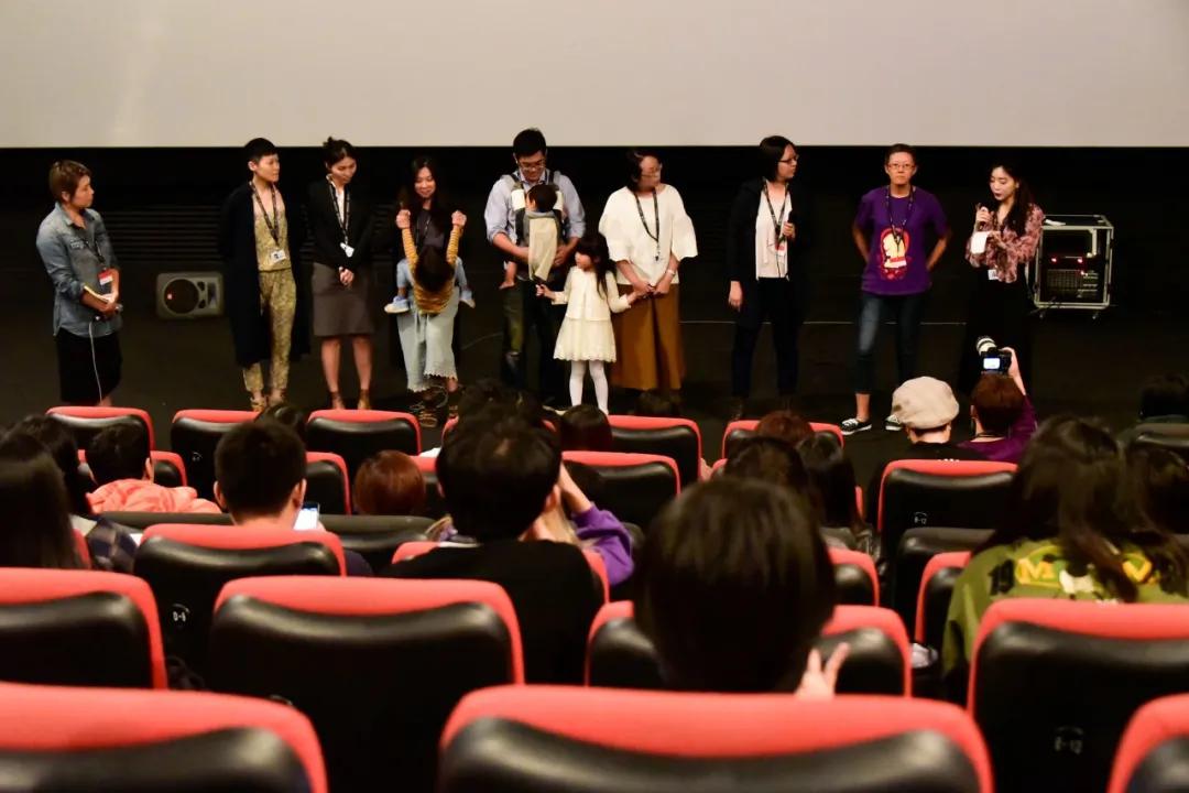 她上传自己水下分娩的片子，百万人观看：我想被温柔以待