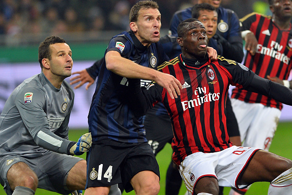 国米对战ac米兰卢卡库伊布,伊布染红国米米兰德比