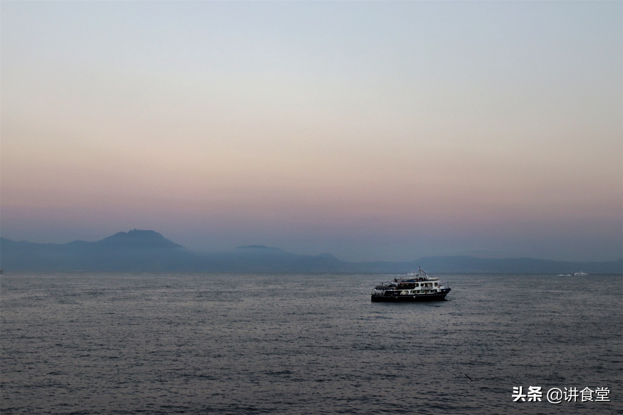 飞跃半个地球,探寻披萨最初的模样,原来可以这么简单这么好吃