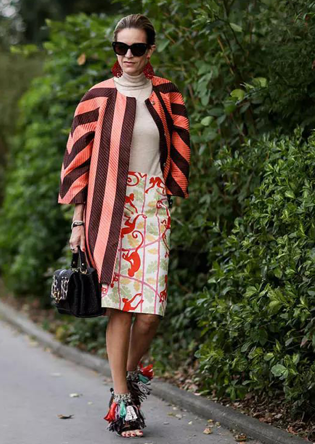 条纹显瘦上衣穿搭,哪种条纹上衣不显胖