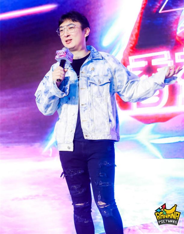 校长王思聪回顾香蕉“*夜初**”诚恳说明:我不是来和大佬们抢饭碗的