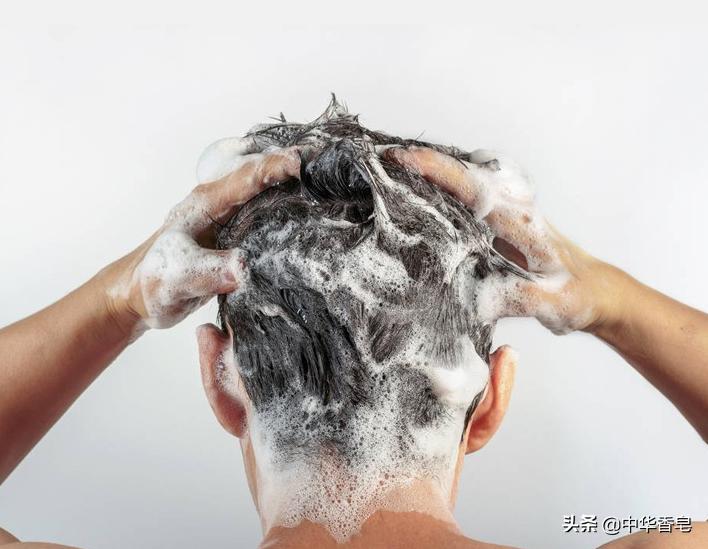用肥皂洗头好还是用洗发水洗头好,香皂洗头和洗发水洗头哪个好