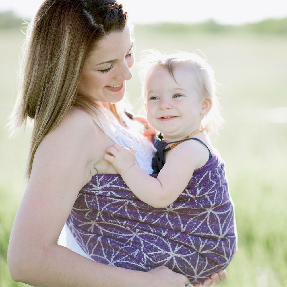 「母婴鉴品榜」做了“袋鼠妈妈”，才知道带娃也能很轻松