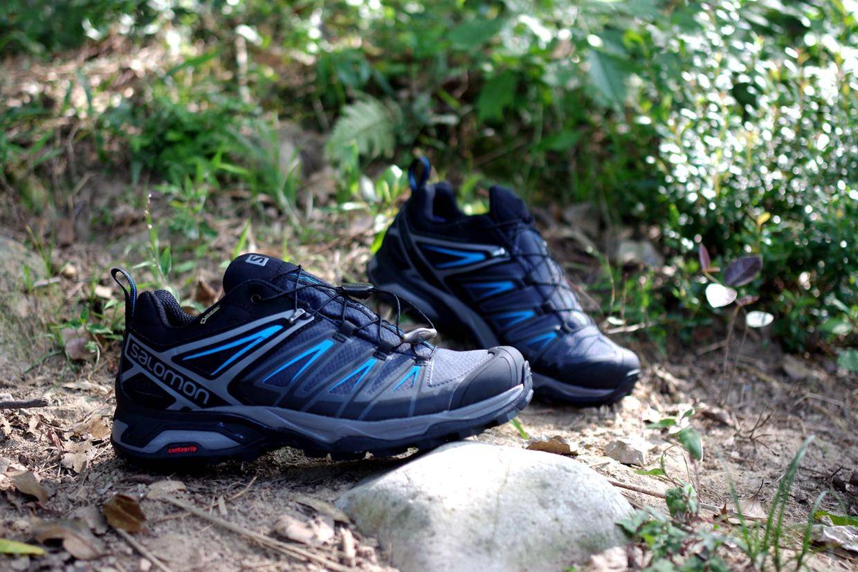 户外雨雪天气穿什么鞋子,雨雪天气穿什么衣服