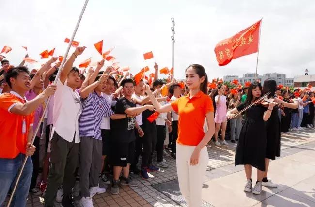 全国各大高校快闪视频,深大首次惊现百人快闪