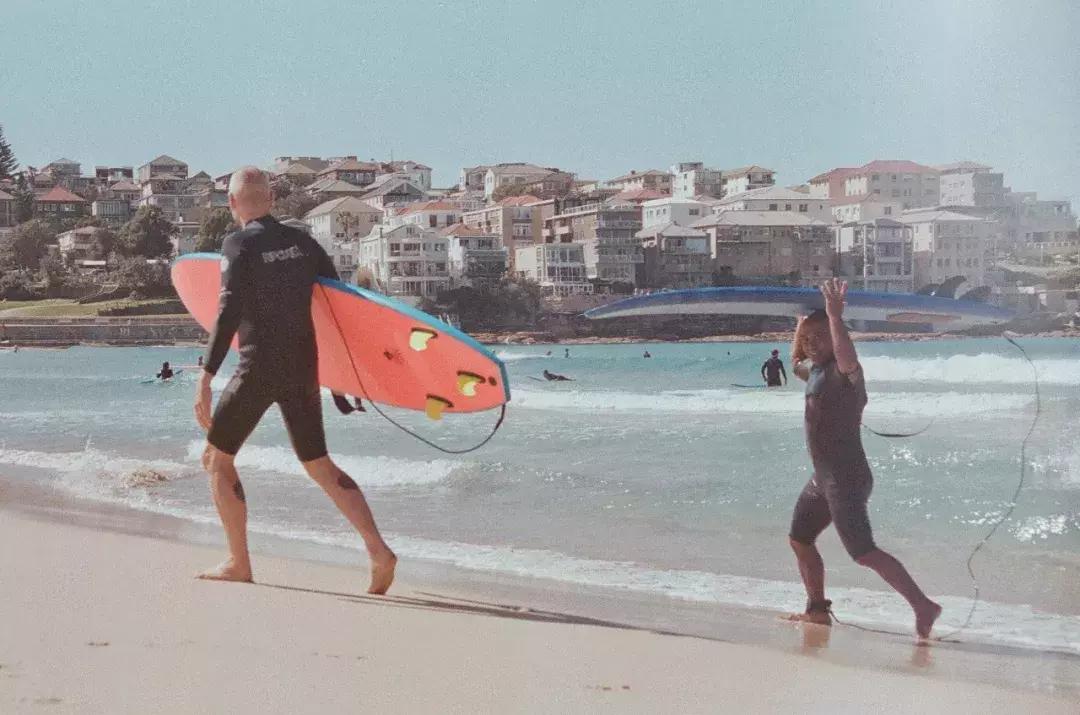 机票太贵往返三千多还有必要去吗,国内往返机票比单程便宜