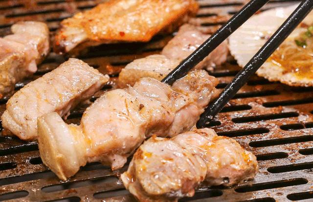 称霸绵阳5年的「西昌火盆烧烤」，菜品丰富敞开吃