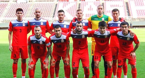 中国队被两热身对手“逼上绝路”，眼中弱队不能只有中国香港澳门