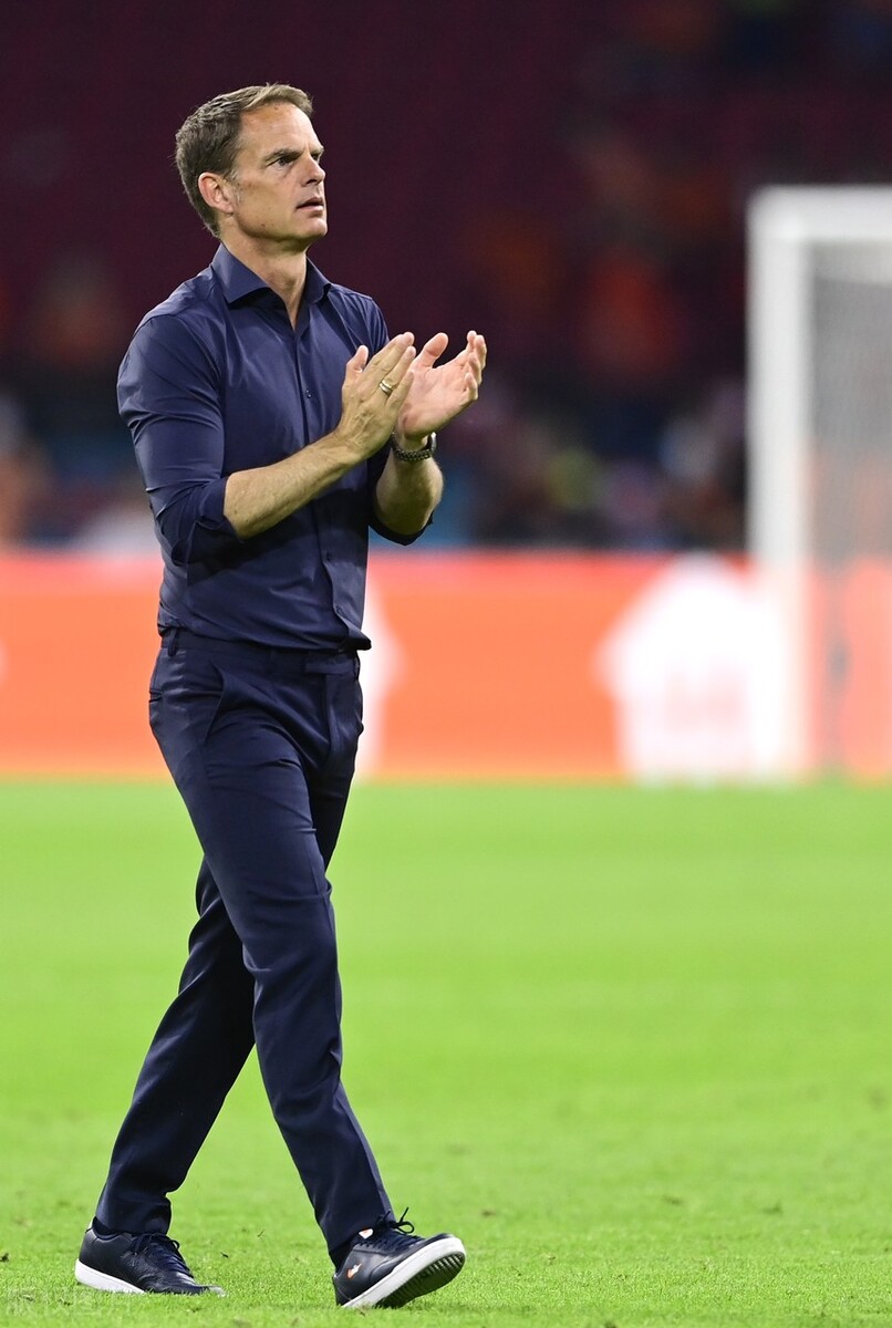 欧洲杯德国主帅勒夫,勒夫个人时装秀