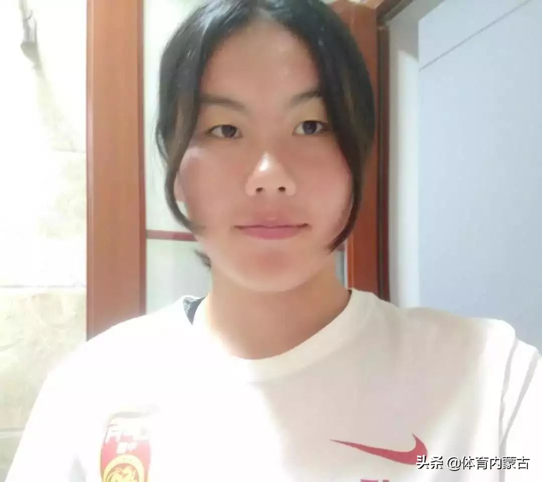 内蒙古足球的骄傲！呼和浩特蒙校女足5名队员入选国家队集训