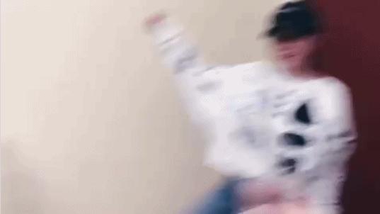 为什么全网都在踢瓶盖,踢瓶盖挑战怎么开始的