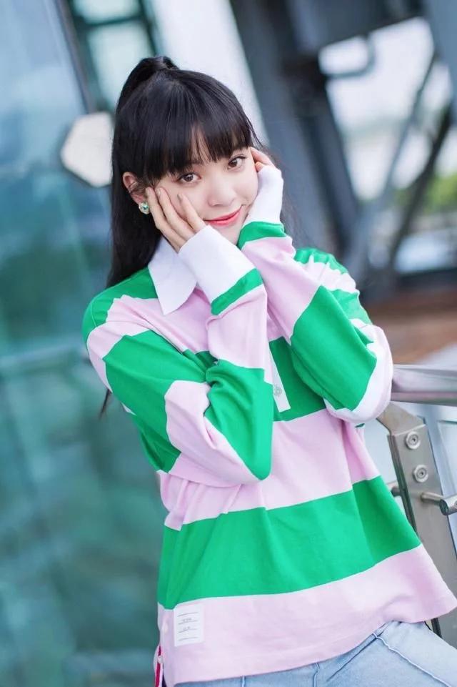 欧阳娜娜大胆穿搭美出新高度,欧阳娜娜同款时尚百搭还无束缚感