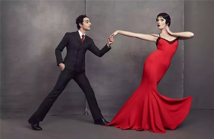 破产的辛德瑞拉ZacPosen！看来裙子再好看，人们买不起也没用