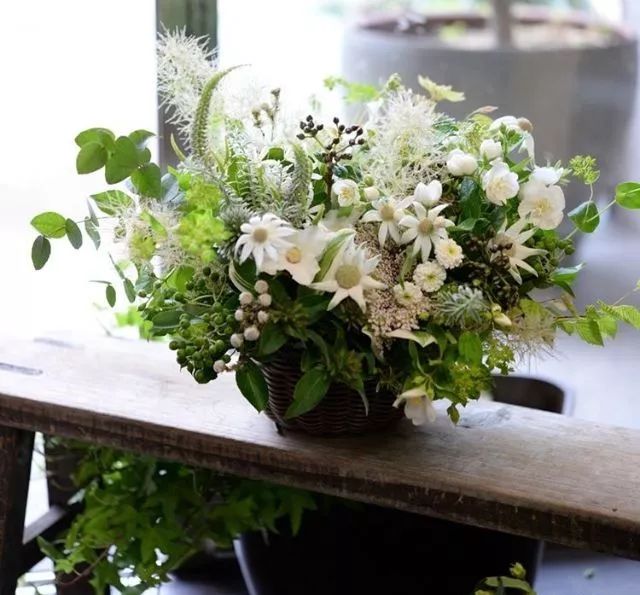 日式花艺作品,日本花店装修风格效果图