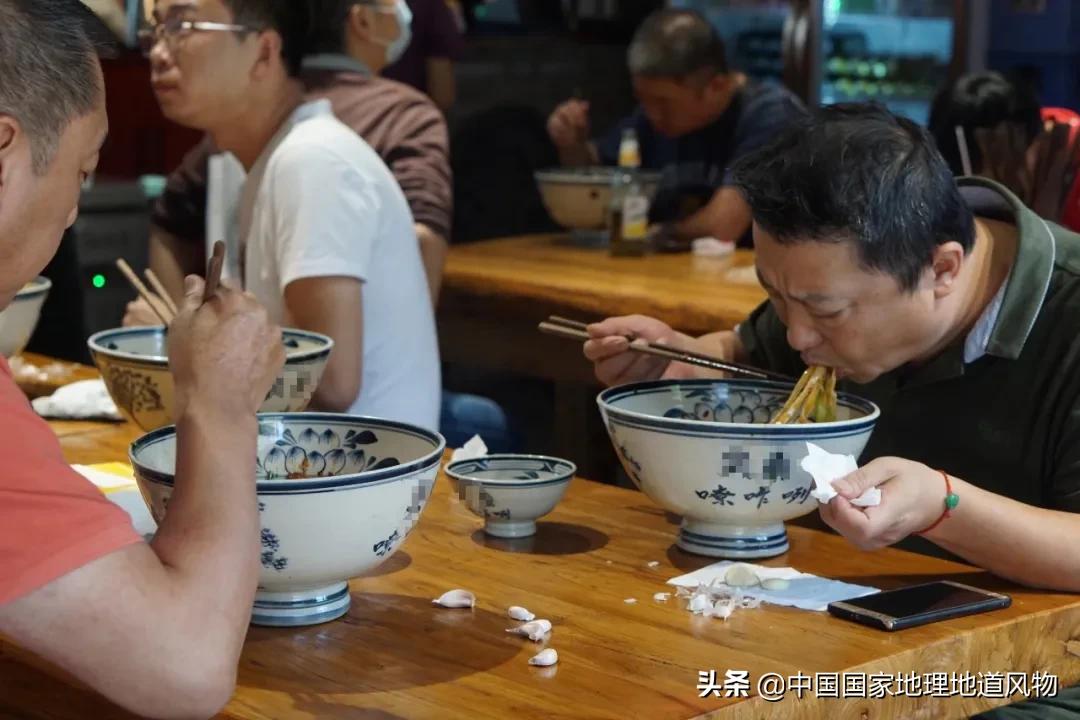 陕西人到底有多爱吃蒜,陕西人吃大蒜有多厉害