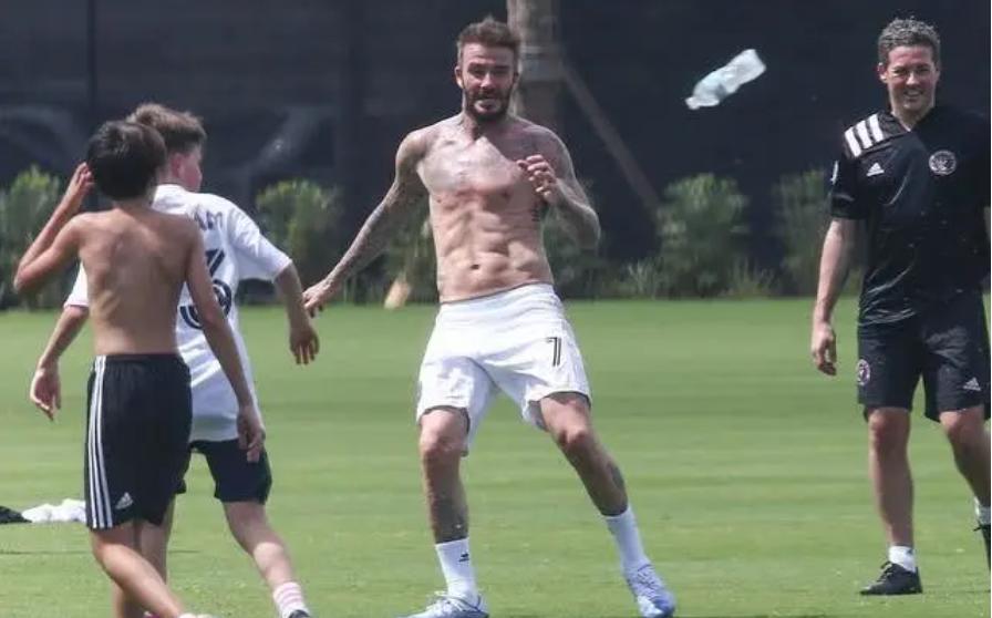 贝克汉姆小贝高光集锦,小贝露腹肌