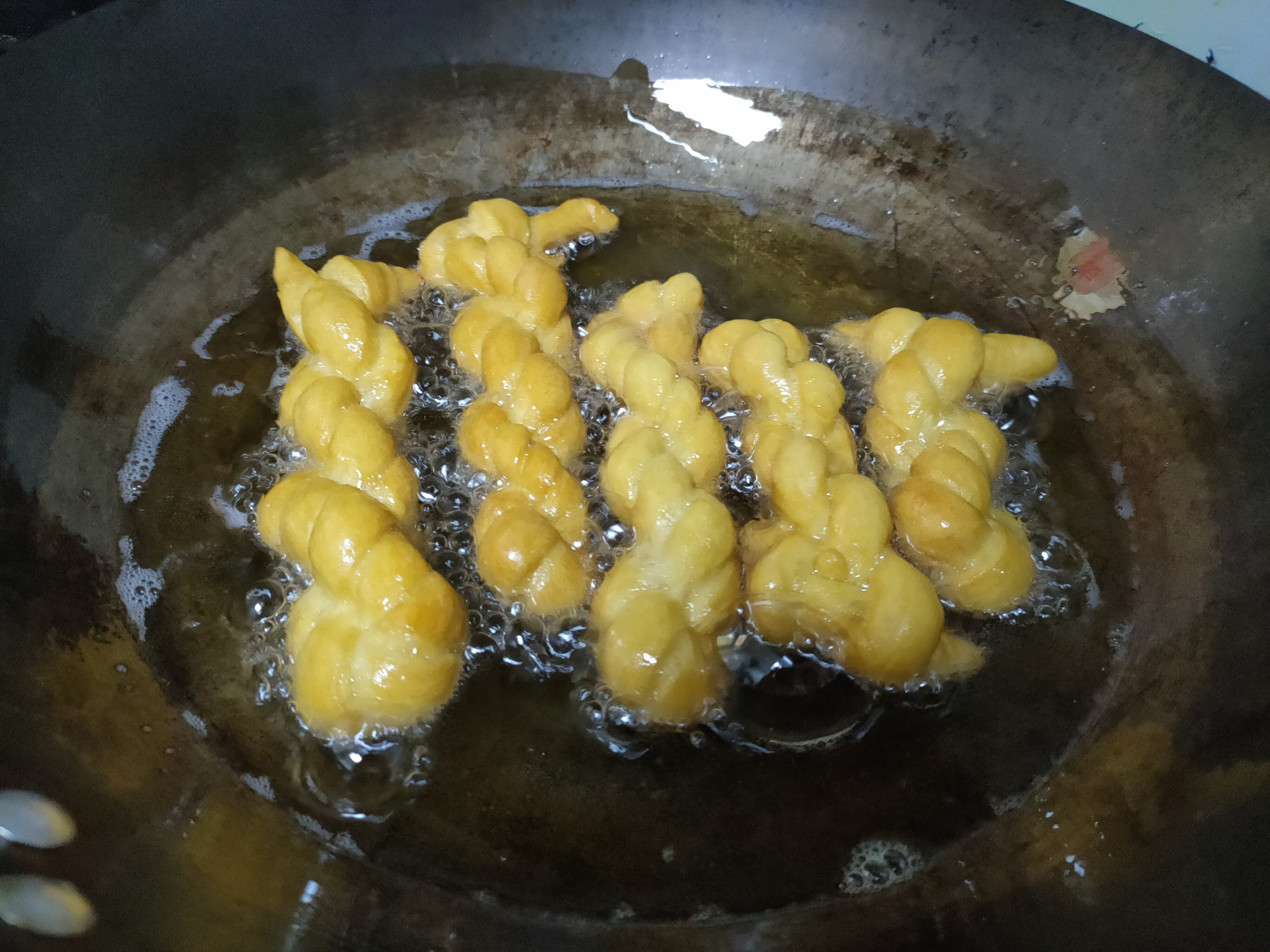 炸麻花放脆皮粉吗,炸麻花加泡打粉吗