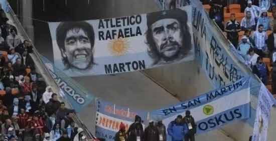 马拉多纳六十岁：一个超脱体育的左派政治领袖