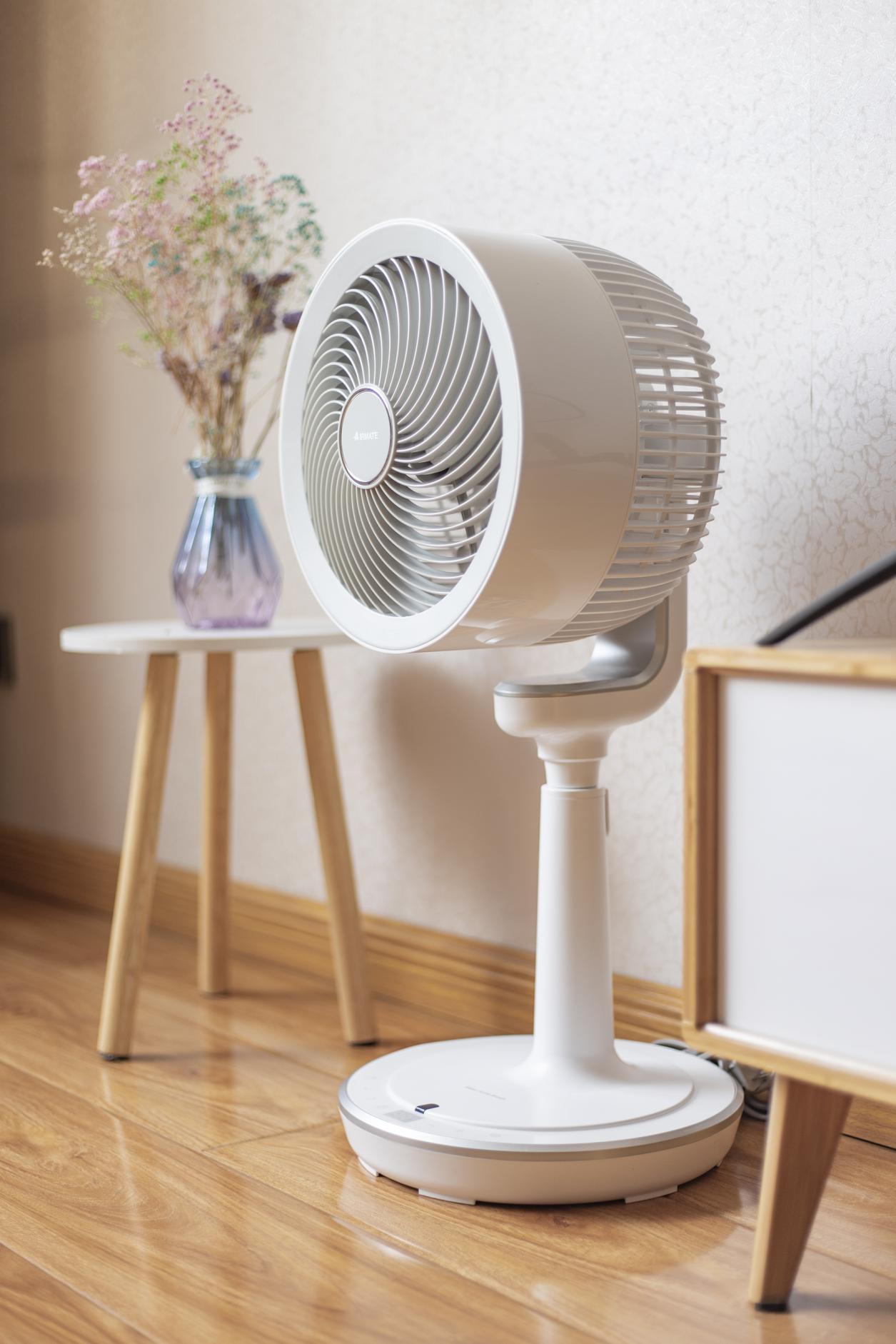 艾美特空调扇怎么用更凉快,空气循环扇让空调更凉快