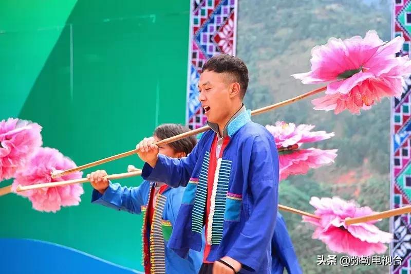 弥勒夜间直播,弥勒户外直播现场