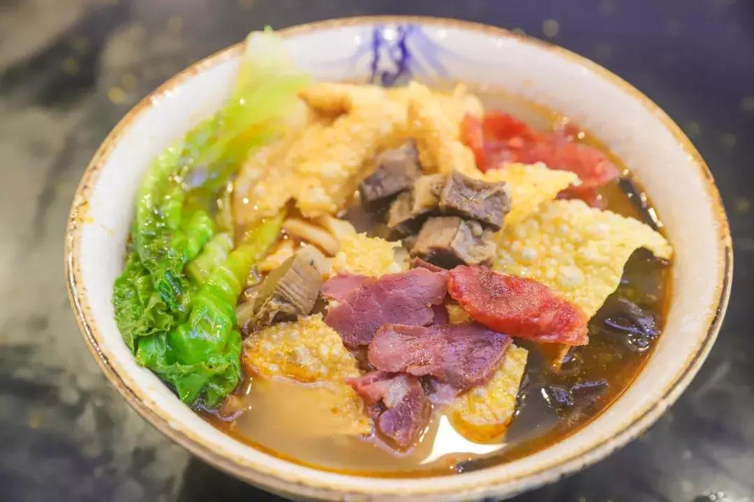 掐着鼻子分辨不出来饮料味道,螺蛳粉到底有何魅力