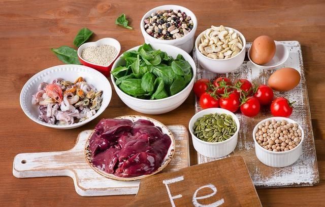 宝宝不长头发怎么补,宝宝怎么样才能不长白头发