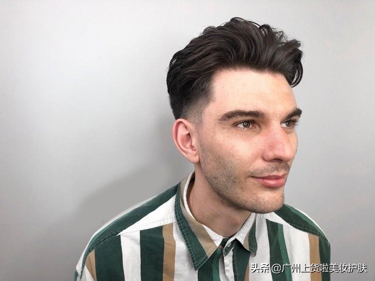 三款热搜的男生清爽露额头发型!让女孩对你刮目相看