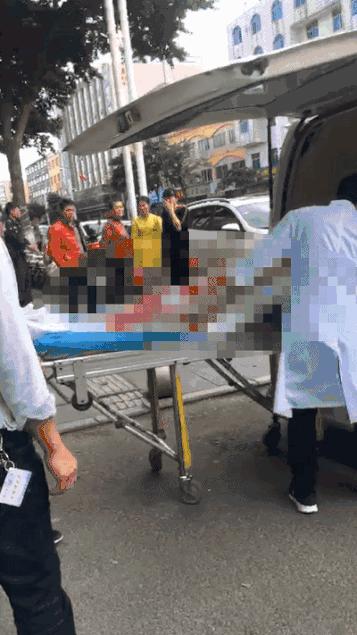 网传万宁一男孩触电身亡,万宁警方通报男子被群殴