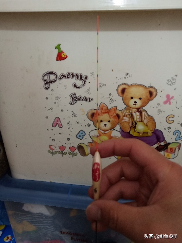 “高价”浮漂真的就能钓上鱼吗？“地摊货”也能狂拉板砖鲫！