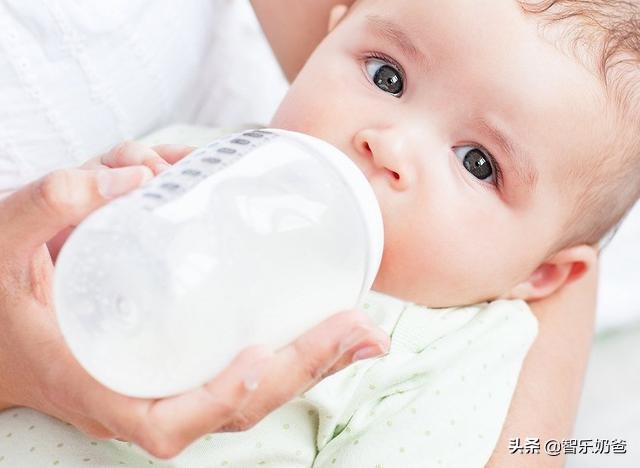喝奶粉上火有哪些表现,宝宝喝奶粉后多久喝水