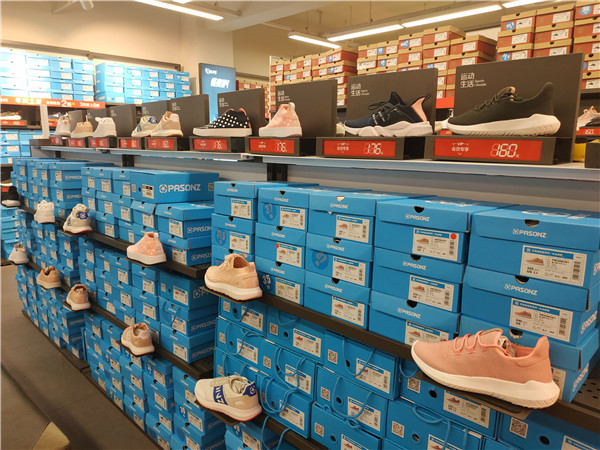 晋江鞋都安踏,福建晋江李宁安踏运动鞋