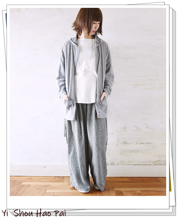 thombrowne灰色卫衣5码上身效果,灰色日系卫衣