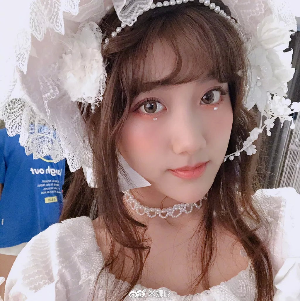 泫雅ins晒美照,泫雅携新作品回归