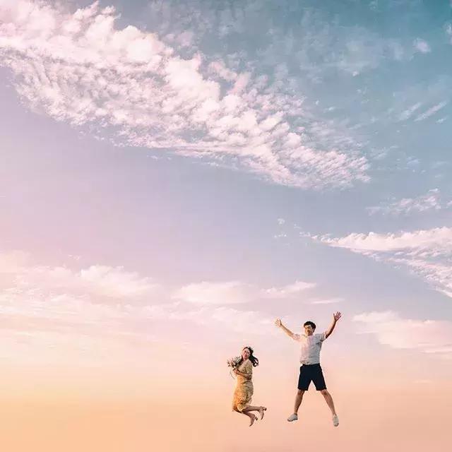 不拘泥形式的婚纱照,婚纱照小众风格这样拍也好看