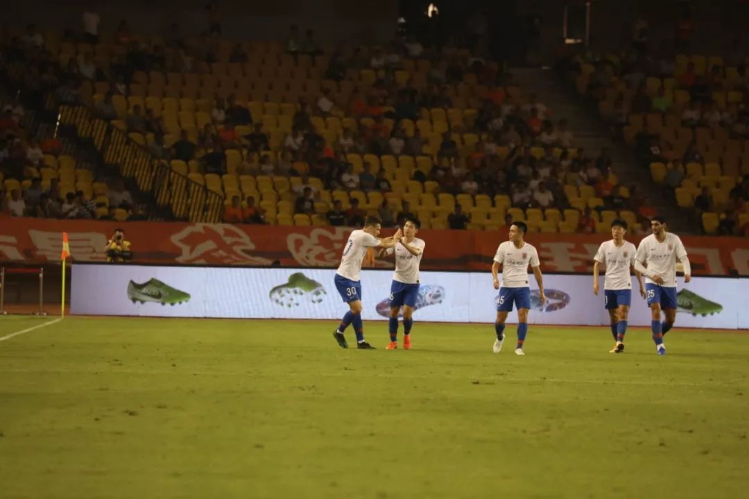 武汉卓尔击败天津权健,武汉卓尔2比1逆转山东鲁能