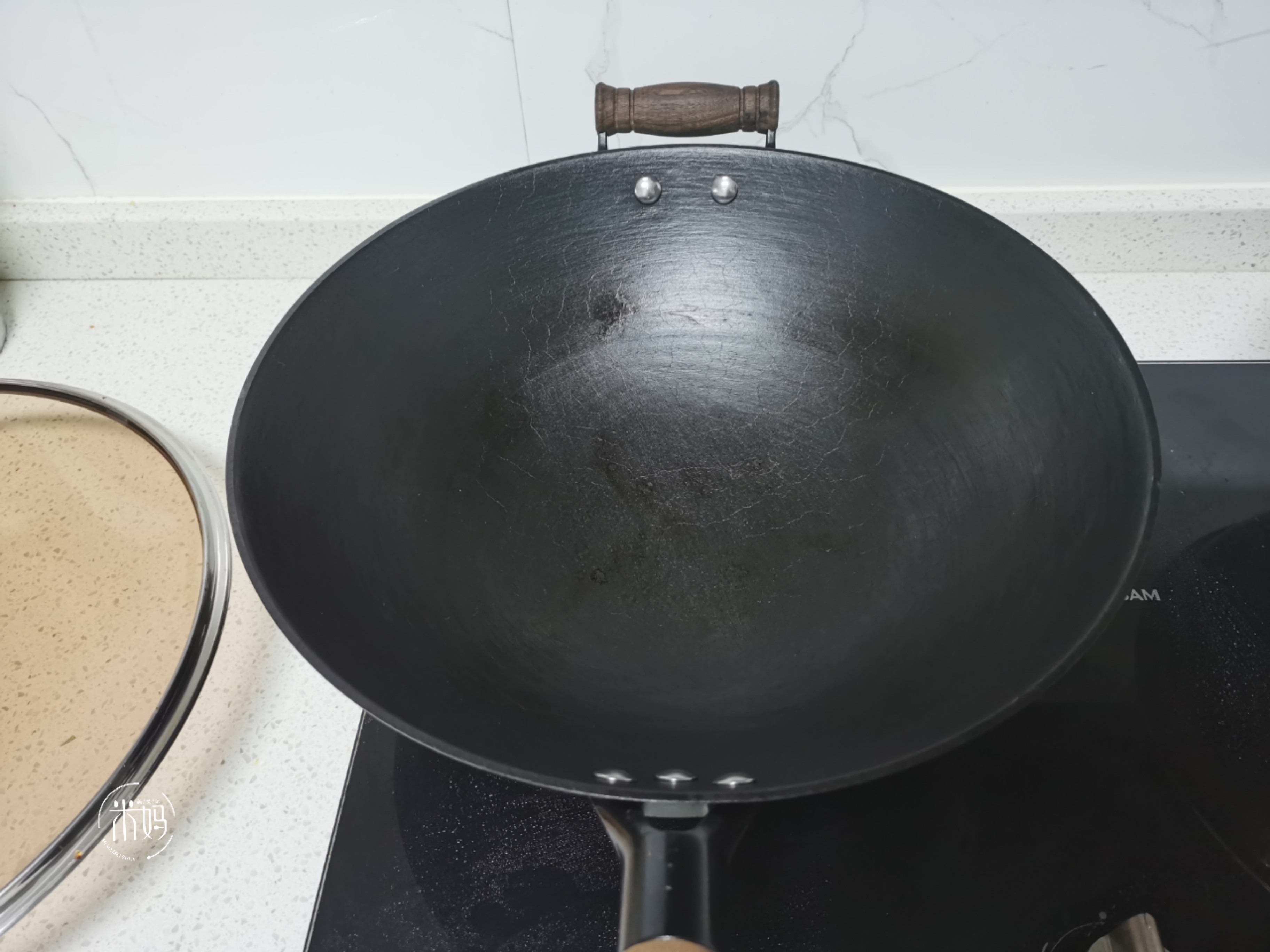 铁锅如何开锅才不生锈不粘锅,铁锅开锅以后怎么不粘锅